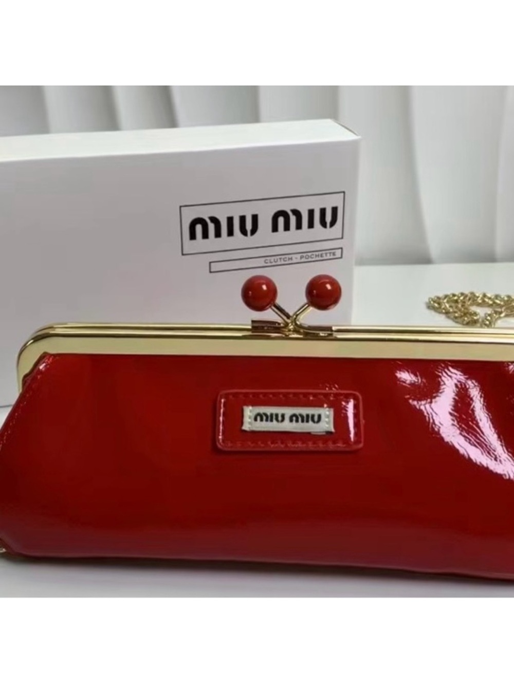Miu Miu Red Patent Leather Kiss-Lock Clutch GWP - Picture 5 of 5